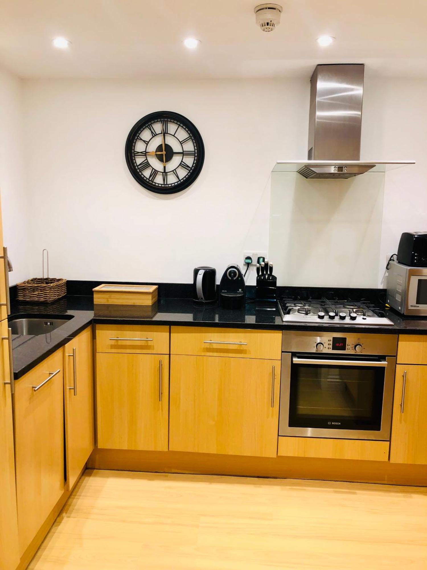 Superbly Located 2 Bedroom Luxury Apartment Bath Zewnętrze zdjęcie