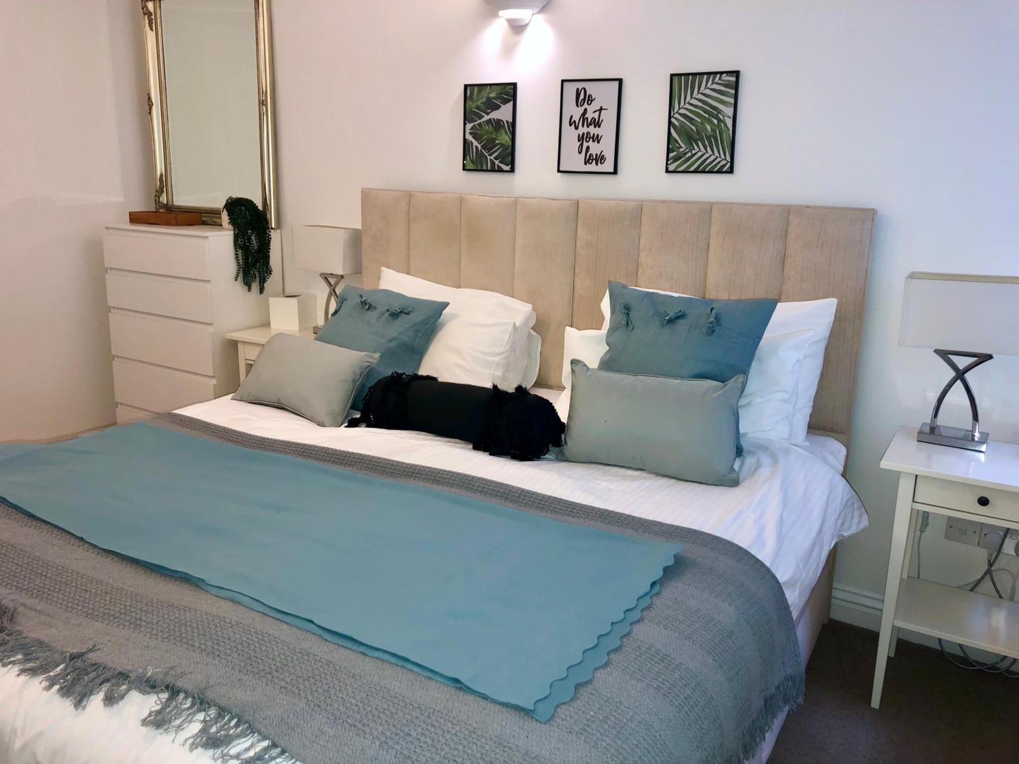Superbly Located 2 Bedroom Luxury Apartment Bath Zewnętrze zdjęcie